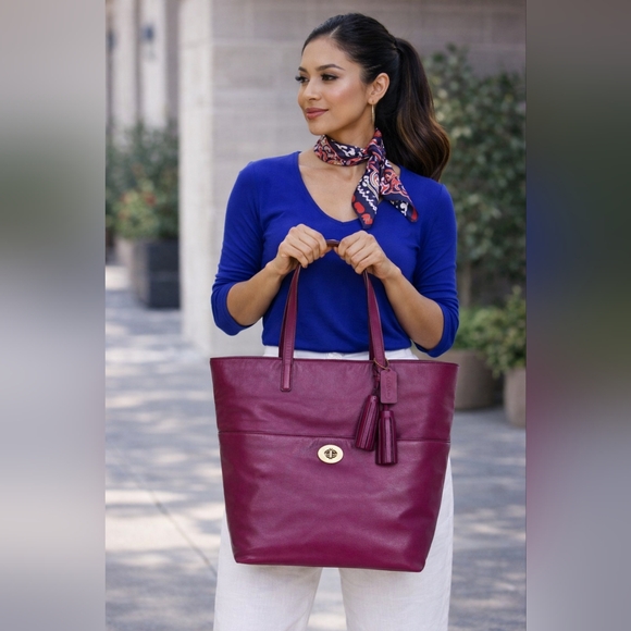 Coach XL Turnlock Tote F26461 Deep Port Pink - Picture 2 of 4